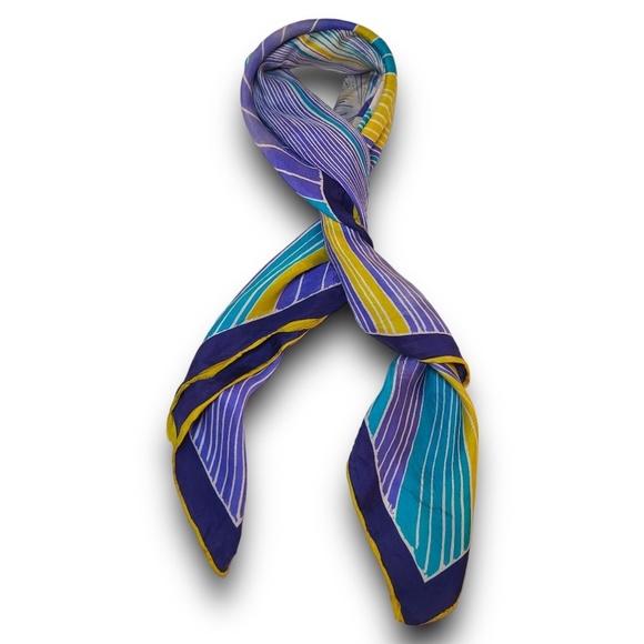 (2) VERA NEUMANN SILK SCARVES! - Picture 6 of 13